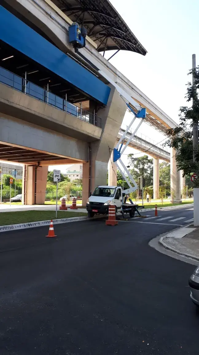 Locação de plataforma aérea em Campinas Imagem